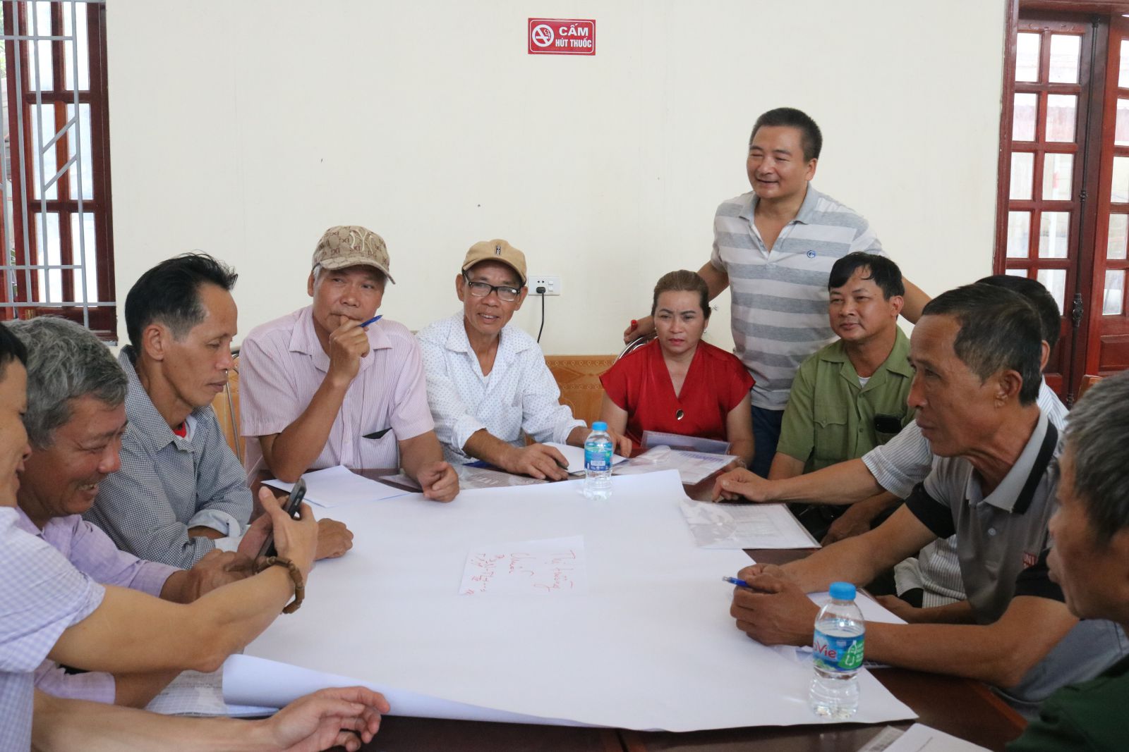 Các đại biểu thảo luận nhóm liên quan đến các vấn đề phát triển thủy sản bền vững