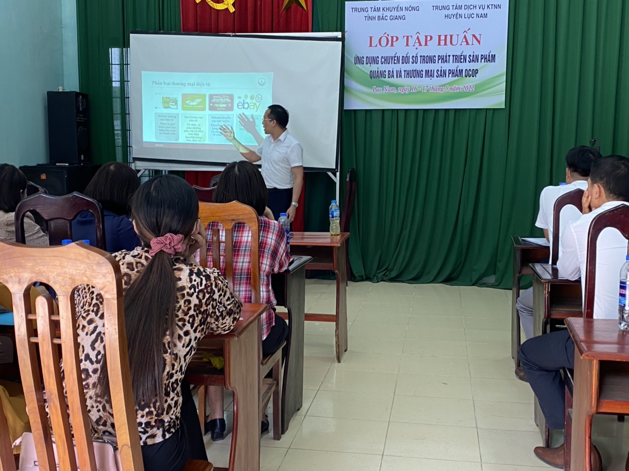 các học viên tham gia lớp tập huấn